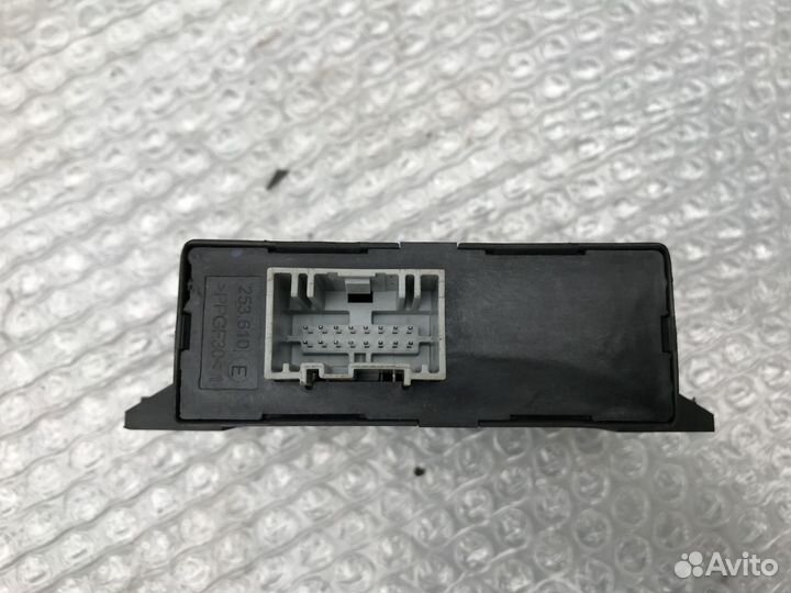 Блок управления парктрониками Ford Explorer 5