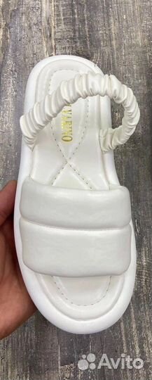 Босоножки женские