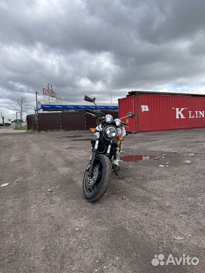 Yamaha XJR 400