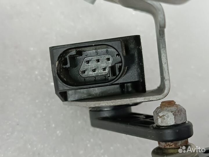 Датчик высоты задний левый Mercedes-Benz GLC-class