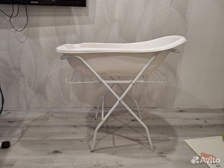 Детская ванночка с подставкой