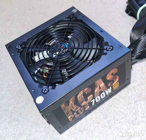 Aerocool kcas 700w bronze