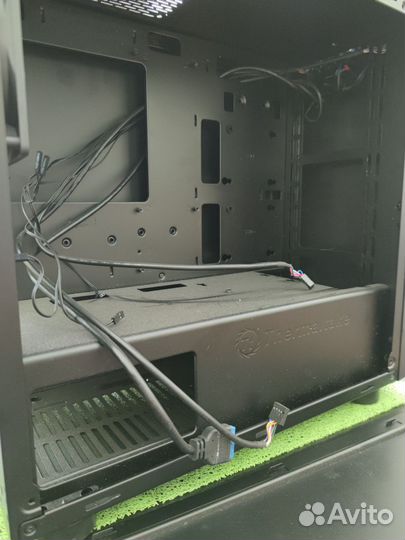 Корпус Thermaltake Versa H17