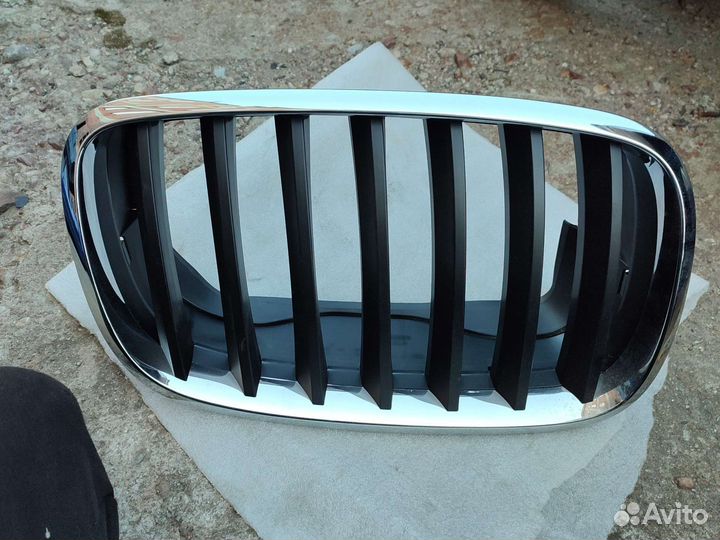 Решетка капота бмв x5 Е70 51317157688
