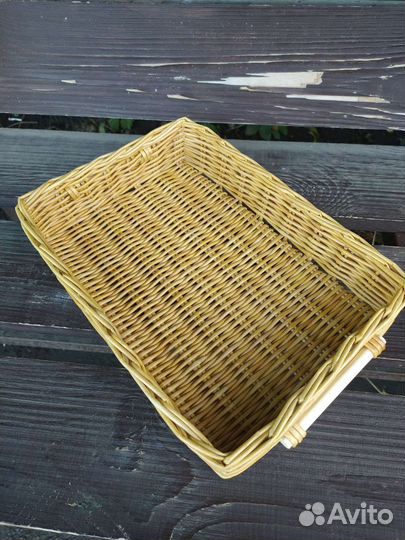 Поднос плетеный