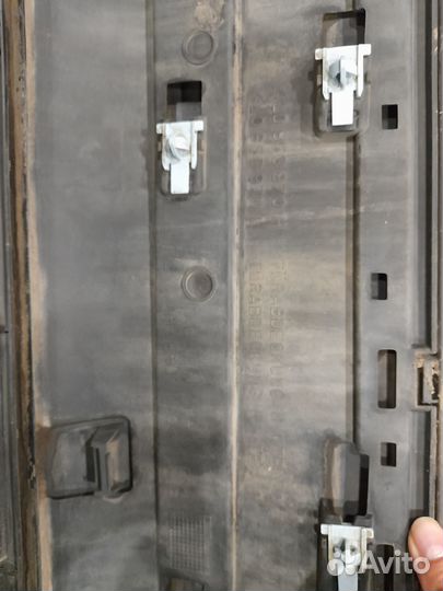 Молдинги правые ауди q7 4l