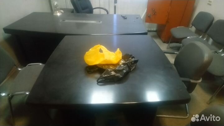 Офисная мебель бу столы тумбы шкафы