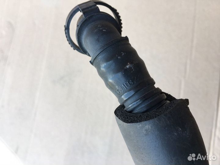 Патрубок вентиляции VAG 1.8 2.0 tsi tfsi