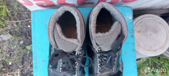 Лыжные ботинки