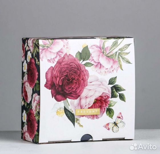 Коробка подарочная 15*15*7 см