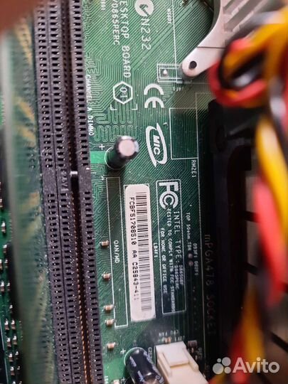 Материнская плата с процессором и памятью