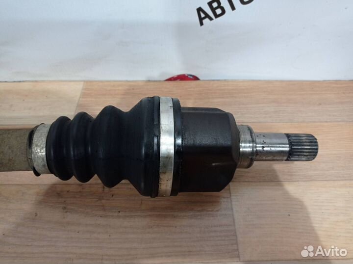 Полуось передняя левая Citroen C4 2 B7 2011 3272LG