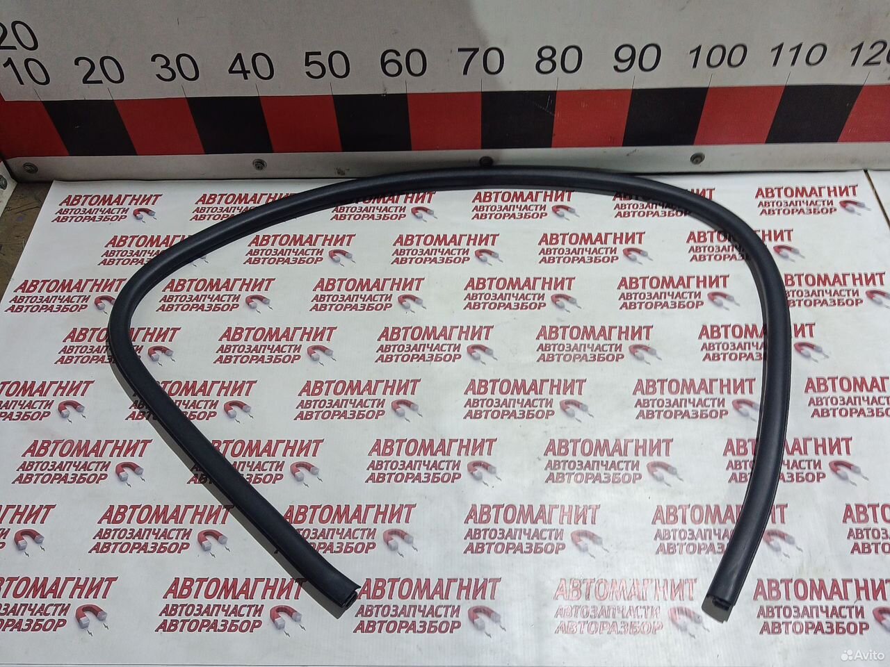 Уплотнитель двери передней правой Форд Мустанг 6