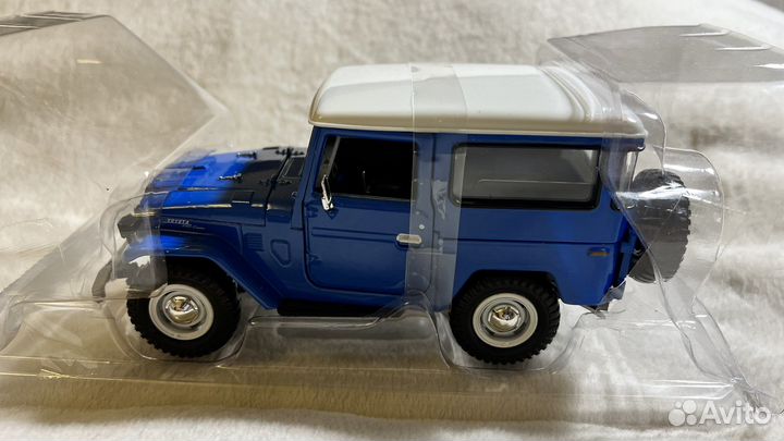 Модель Toyota Land Cruiser 40 масштаб 1:24