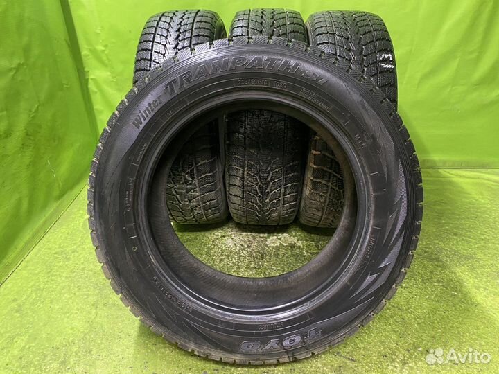 Toyo Winter Tranpath S1 235/60 R18 103Q