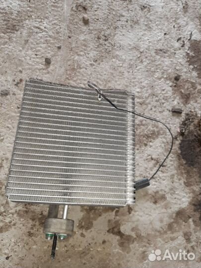 Радиатор кондиционера в салон на Кия Спектра