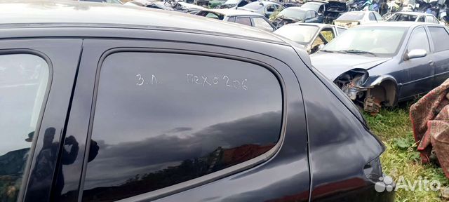 Стекло peugeot 206