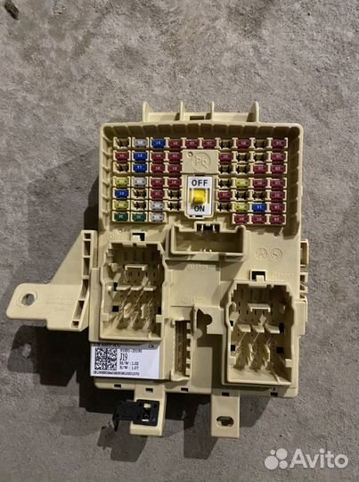 Блок предохранителей салонный Kia Stinger 2018-Н.в