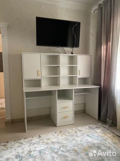 Письменный стол