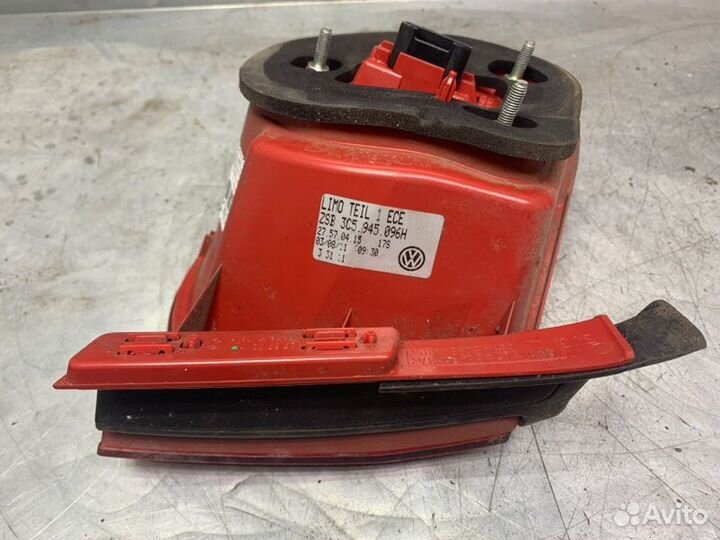 Фонарь задний наружный правый Volkswagen Passat