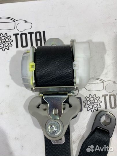 Ремень безопасности задний правый Toyota Rav4 A40