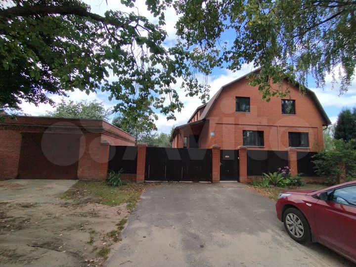 Дом 237,4 м² на участке 8 сот.