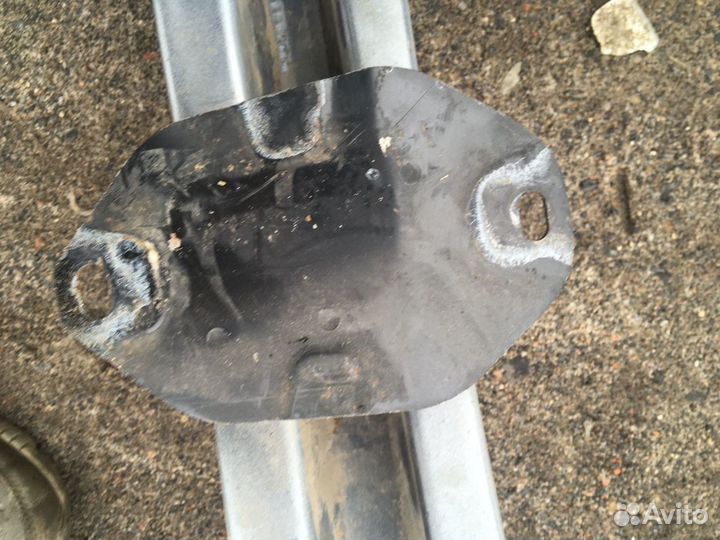 Усилитель заднего бампера Toyota Corolla