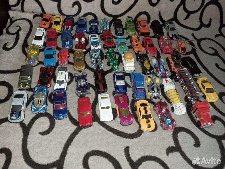 Игрушки машинки хотвилс
