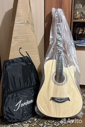 Новая акустическая гитара + комплект