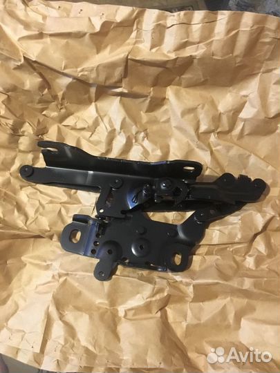 Петля капота правая для BMW F20