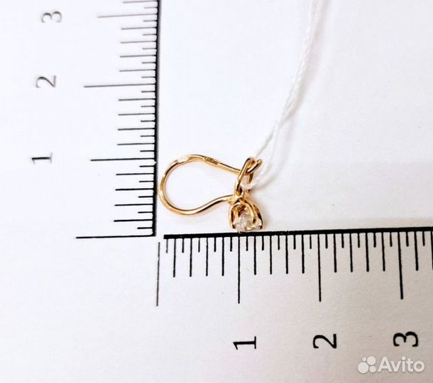 Золотые серьги с камнем