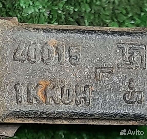 Поворотный кулак передний левый Ниссан Жук F15