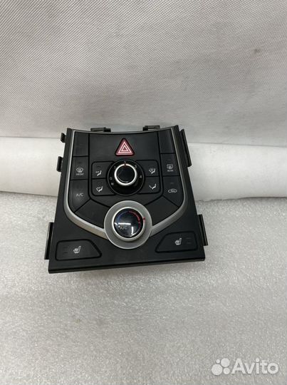Блок управления климат-контролем Hyundai Elantra M