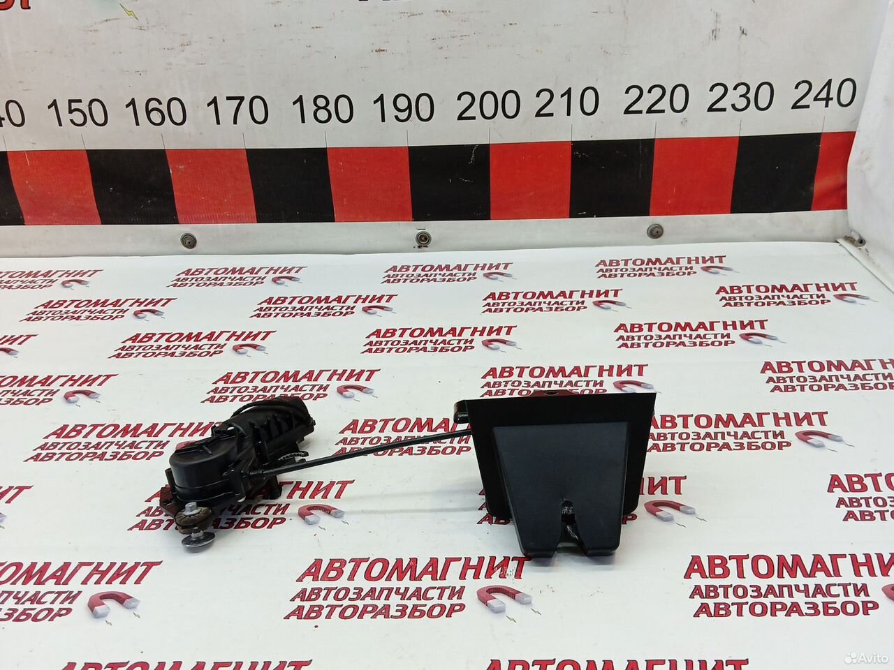 Замок крышки багажника Джили Монжаро