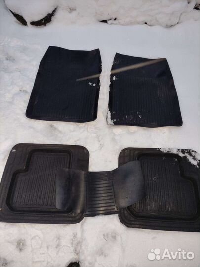 Автомобильные коврики резиновые