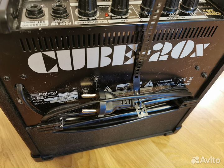 Комбоусилитель Roland Cube 20x