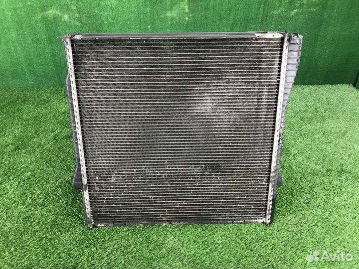 Радиатор охлаждения двигателя Bmw X5 E53 M57D30