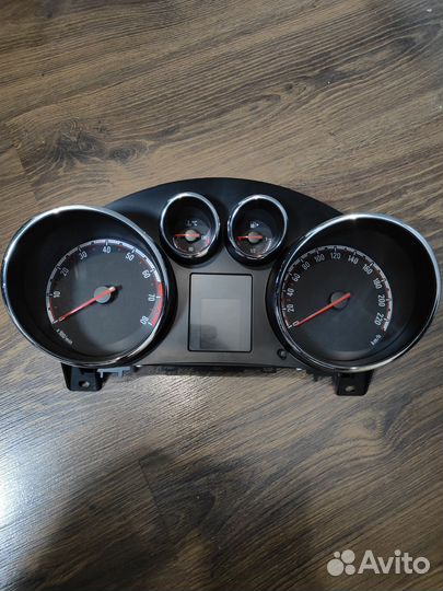 Панель приборов Opel