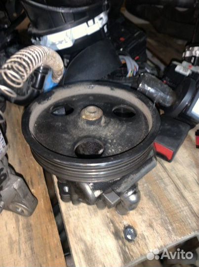 Насос гур Лада Ларгус 2019