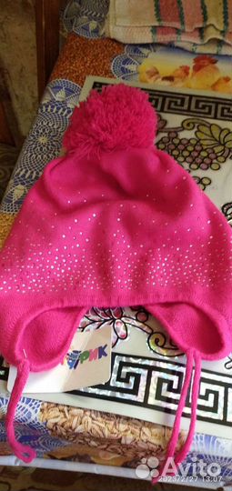 Шапка весенняя для девочки новая