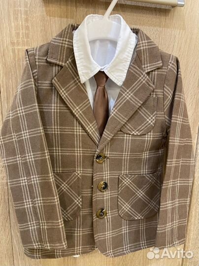 Нарядный Костюм для мальчика 110р