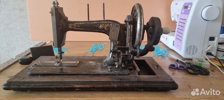 Раритетная швейная машина