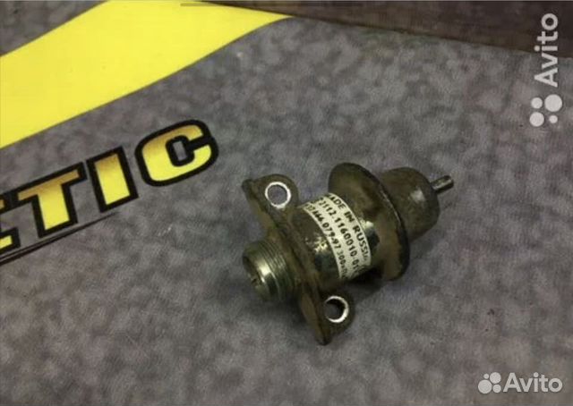 Клапан Регулятор давления топлива 2112 2108-10