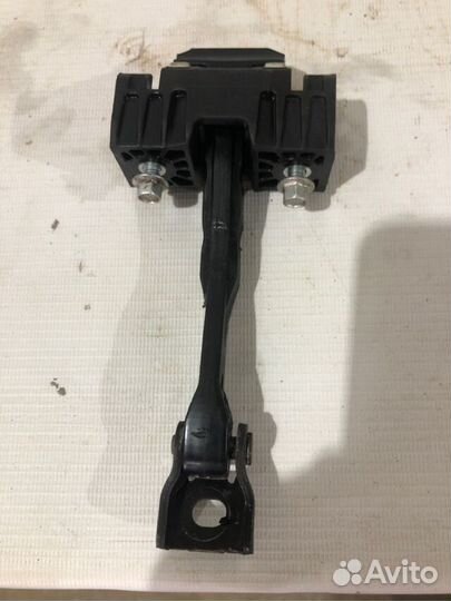 Ограничитель двери передний левый ваз (LADA) vesta