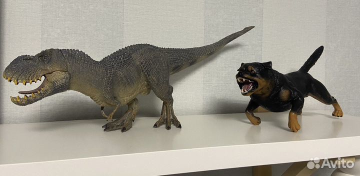 Продам фигурку собаки 