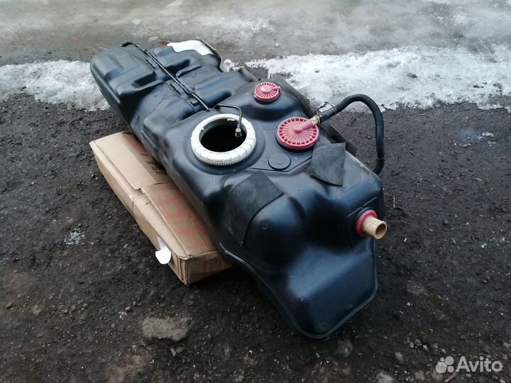 Топливный бак Toyota Land Cruiser Prado 120