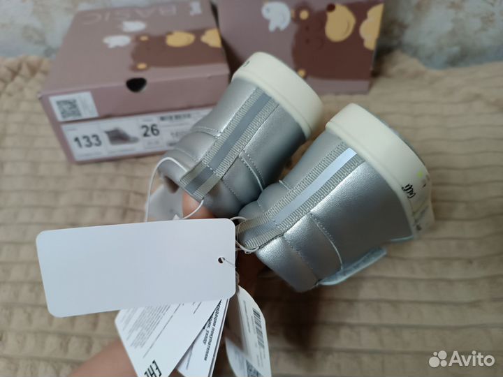 Ботинки 26 для девочки tombi