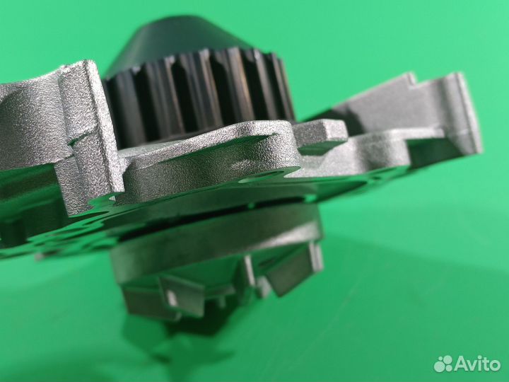 Помпа (насос водяной) для Renault Logan,Megane