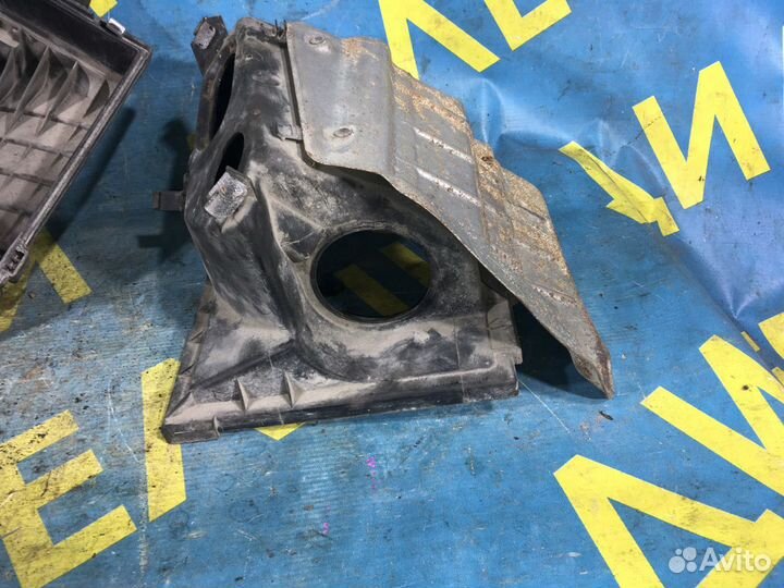 Корпус воздушного фильтра Audi A4 B5