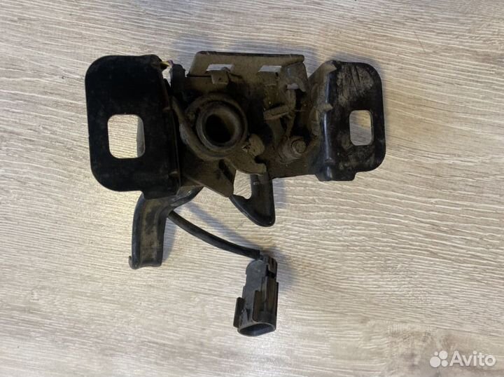 Замок капота Opel Astra J GTC